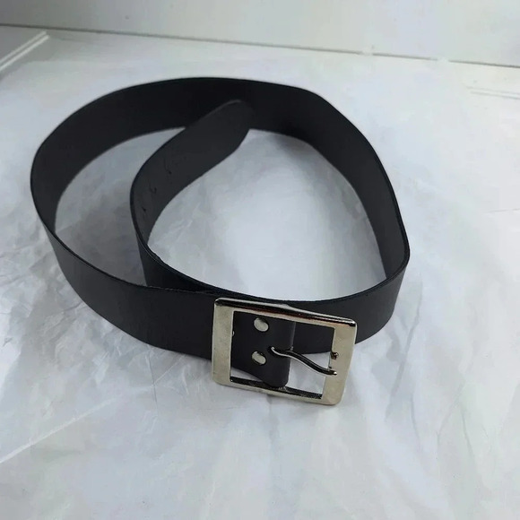 Buckle My Belt Full Grain Leather Belt 49 Inches in Length Black Made in the UK - Picture 5 of 10